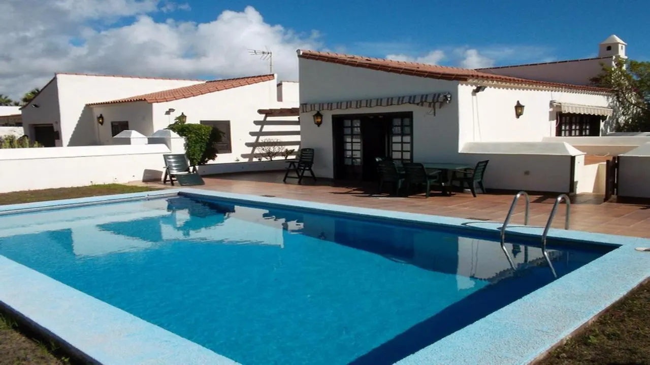 Exclusively Located Golf Villa With Heated Pool San Miguel de Abona İspanya
